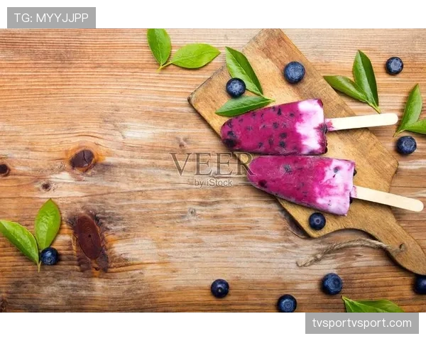 欧文家的冰箱里只放椰子水和有机蓝莓？